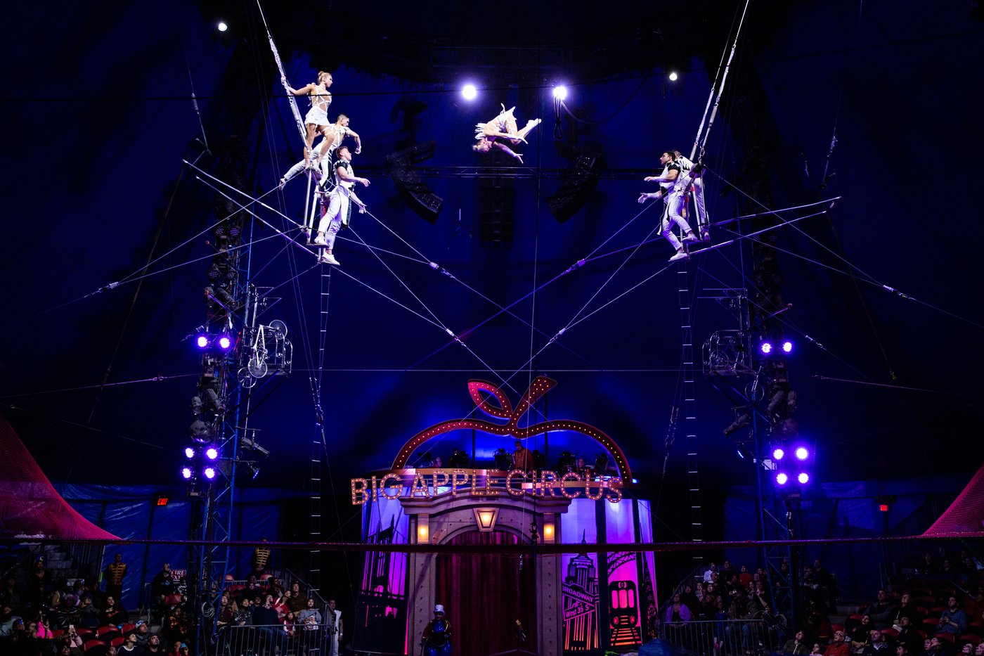 Big Apple Circus — aerial acts